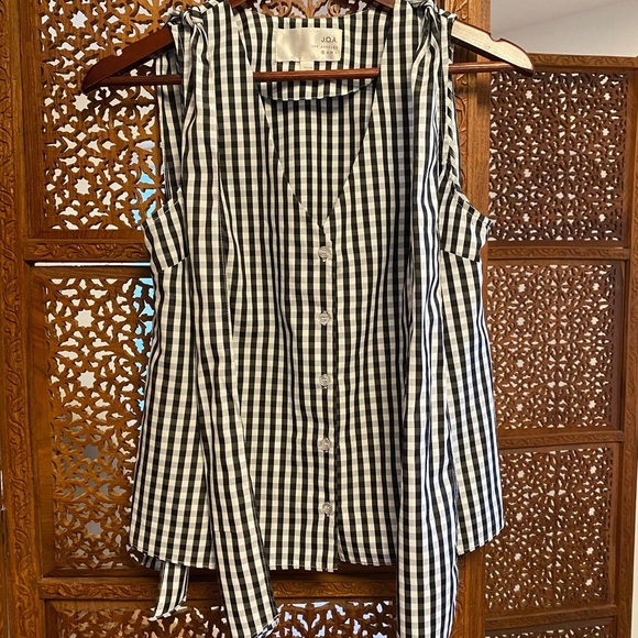 🚺 📐J.O.A. Black & white gingham sleeveless top with shoulder bow - Picture 2 of 11